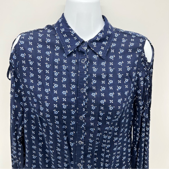 Maurices Navy Floral Print Button Down Shirt w/Open Lattice on Sleeves-Size EX - Picture 2 of 11